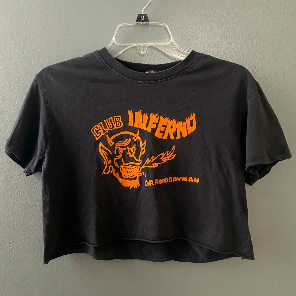 Cropped graphic tee